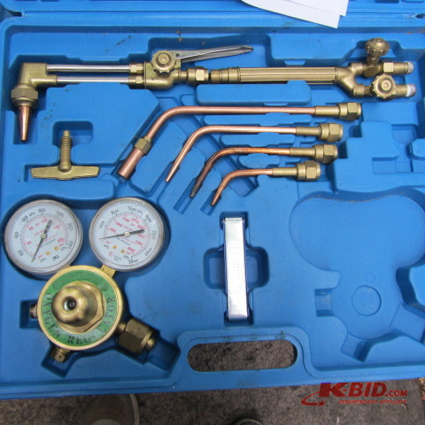 lot 172 image: Cutting Torch Components