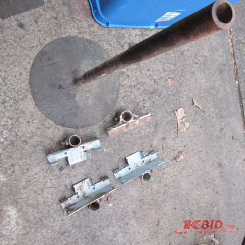 lot 187 image: Dock Parts