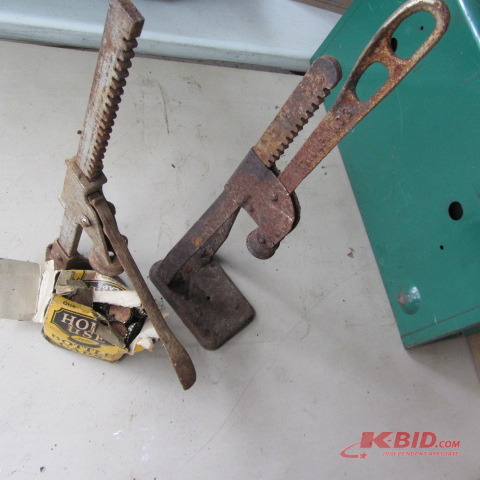 lot 197 image: Bottle Cappers