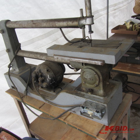 lot 199 image: Delta Scroll Saw