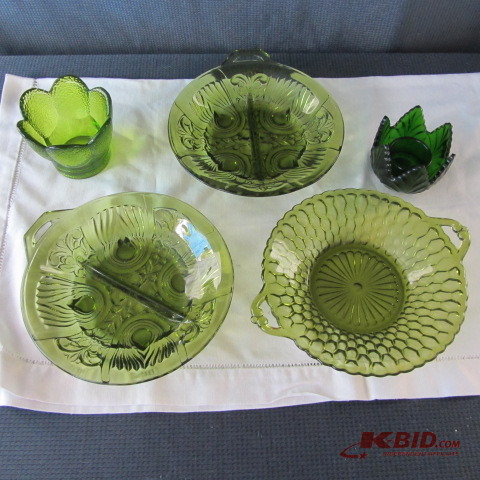 lot 211 image: Vintage Green Glass