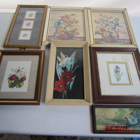 lot 238 image: Framed Floral Prints