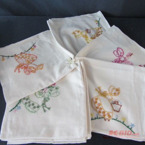 lot 255 image: Sunbonnet Girl Dish Towels