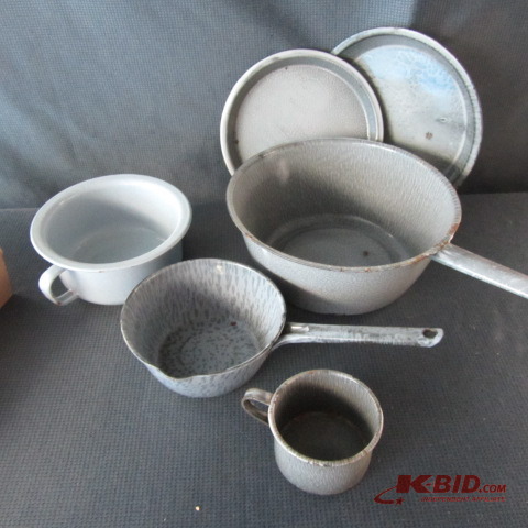 lot 258 image: Graniteware