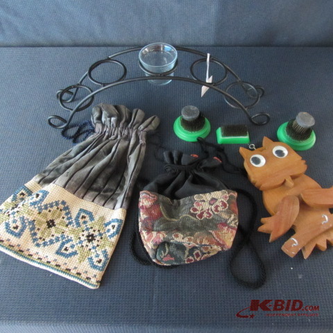 lot 268 image: Vintage Purses, Flower Frogs