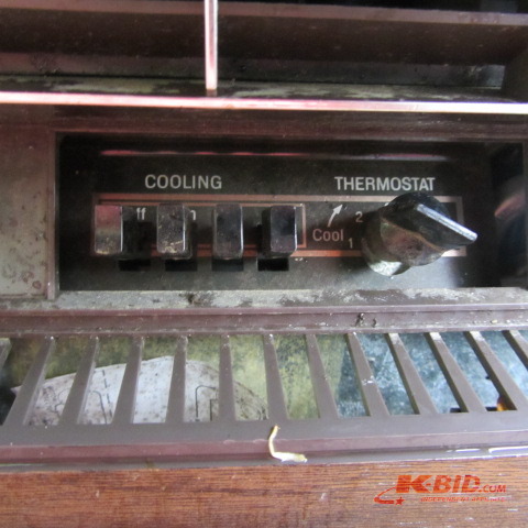 lot 295 image: Frigidaire Window Air Conditioner