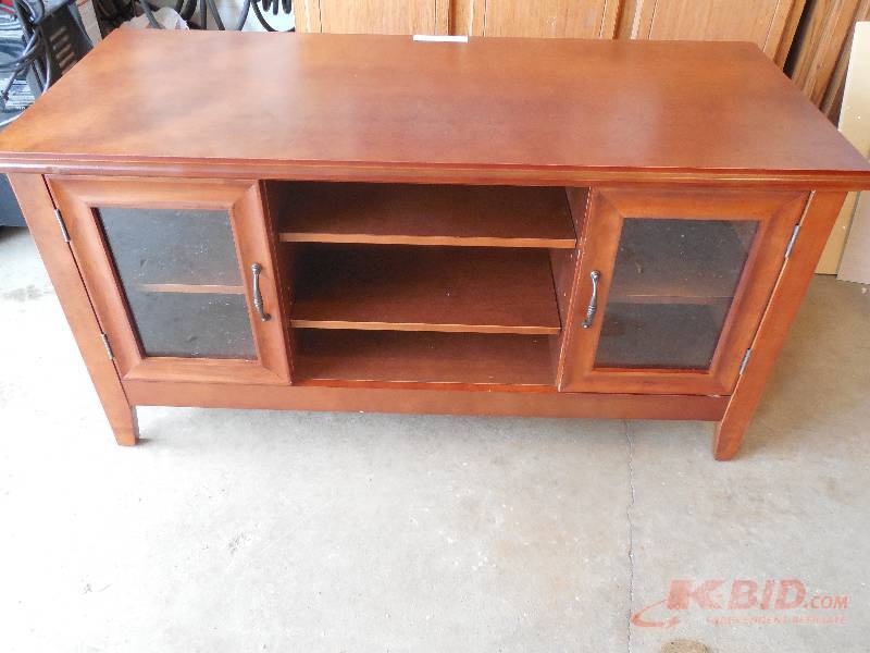 lot 49 image: McLeland Design Cherry TV Stand