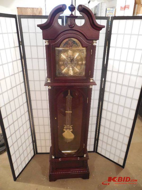 lot 4 image: McLeland Design 72 Grandfather Clock - Cherry