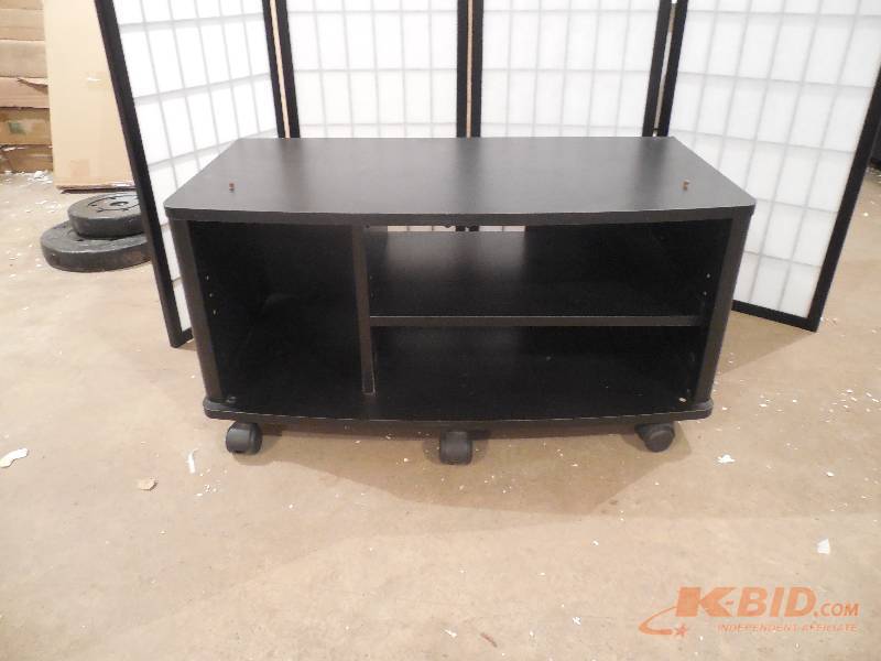 lot 18 image: Entertainment Center - Black
