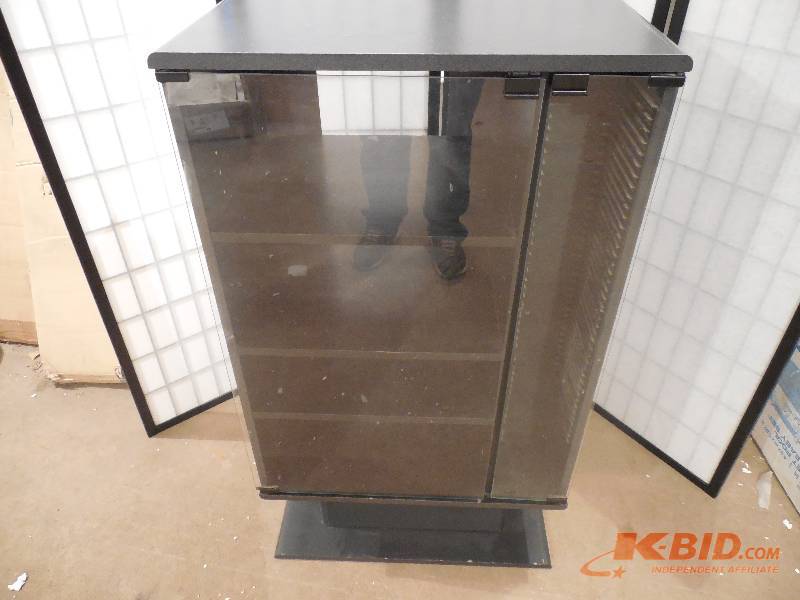 lot 21 image: Entertainment Center - Black
