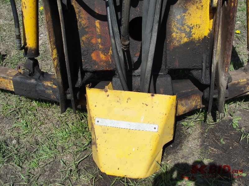 lot 7 image: John Deere Back Hoe