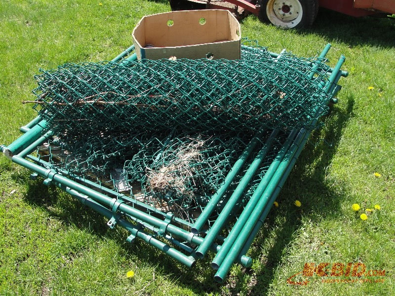 lot 9 image: Fence with 2 Gates
