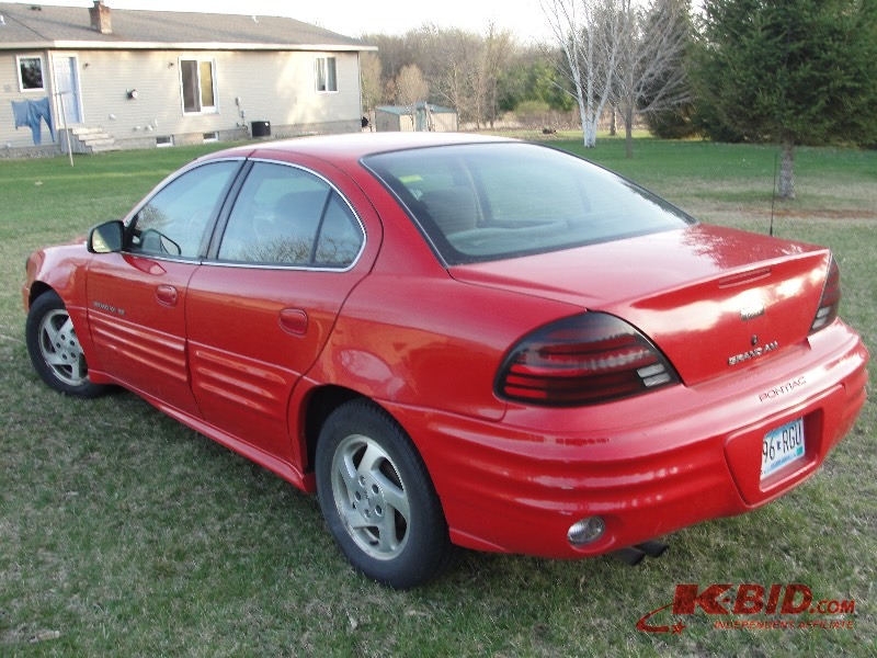 lot 3 image: 2000 PONTIAC GRAND AM