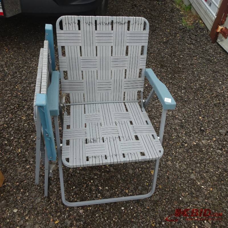 2 folding lawn chairs