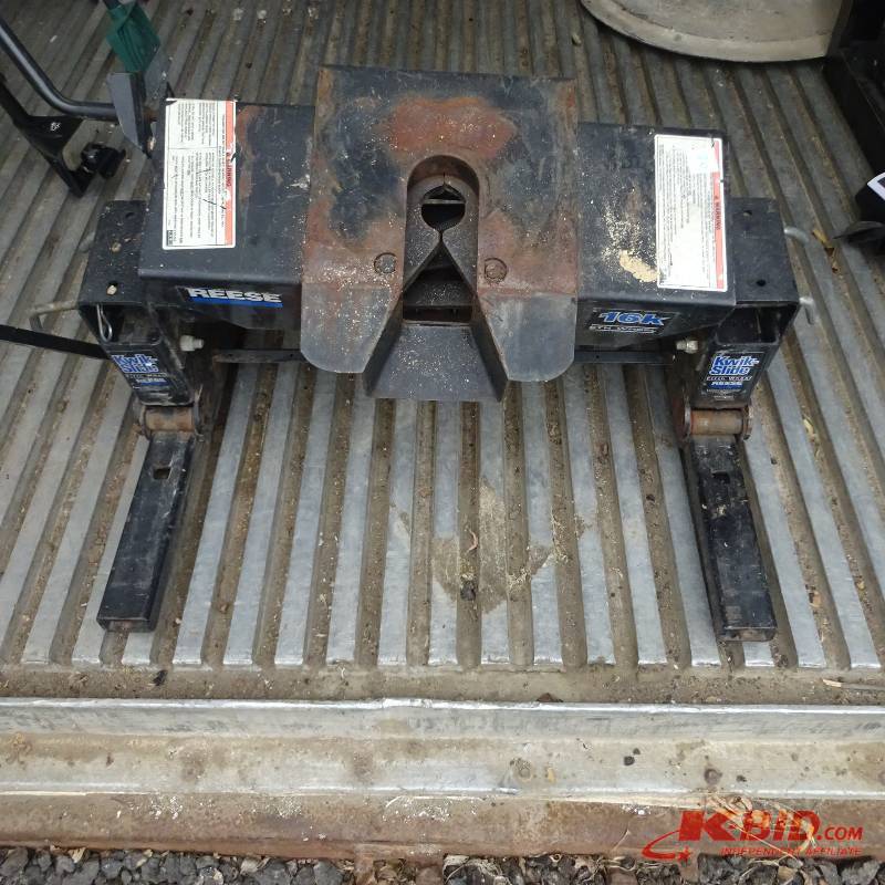 Reese kwik slide fifth wheel