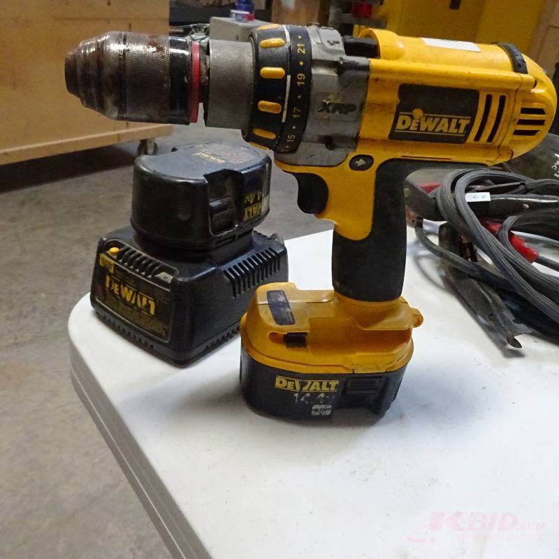 Dewalt 14.4 cordless drill.