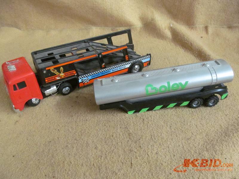 Hauling truck and trailer