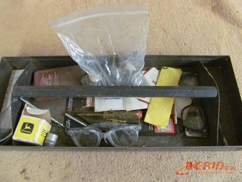 Toolbox inert tray