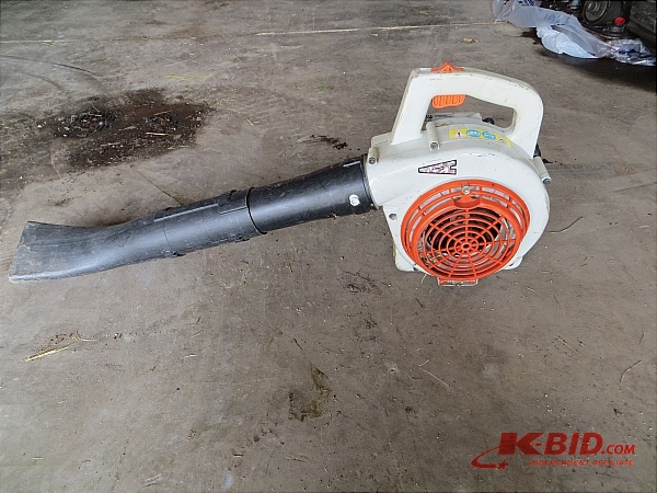 lot 7 image: Stihl Leaf Blower