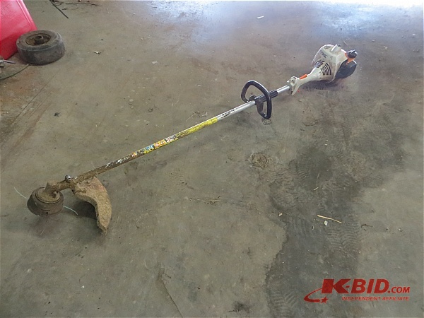 lot 9 image: Stihl Weed Whip