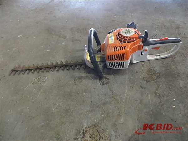 lot 10 image: Stihl Hedge Trimmer