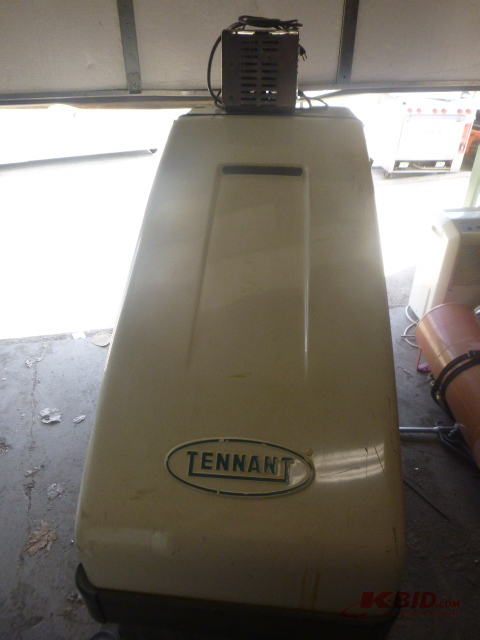 Tennant Floor Scrubber