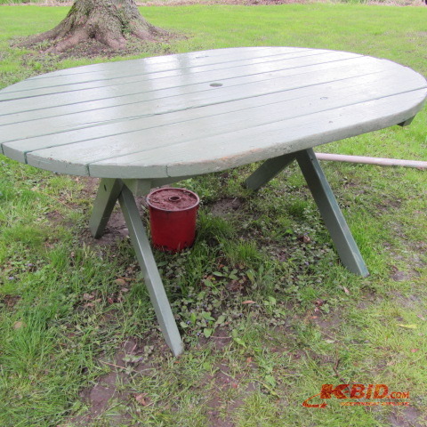 Oval Folding Picnic Table
