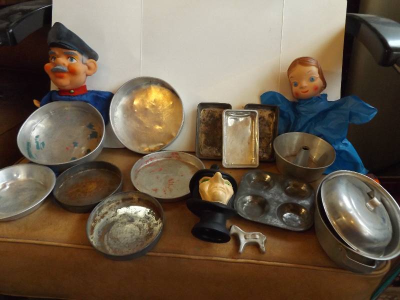 Puppets and Doll size dinnerware items