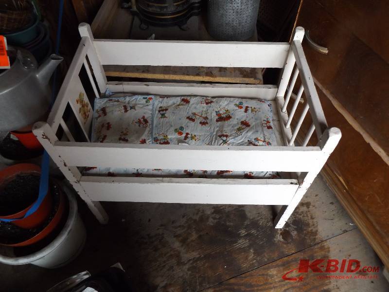 Vintage Baby Doll Bed