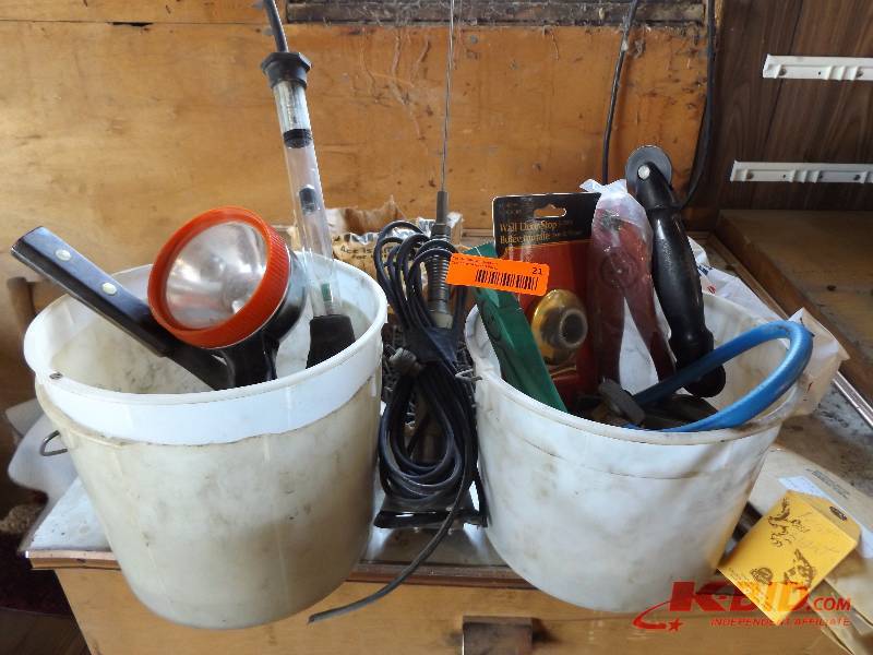 Bag and 2 Buckets wHardware