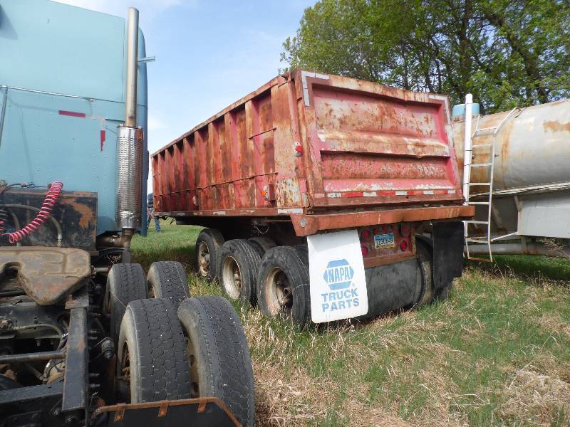 1974  Summit 22 End Dump Trailer
