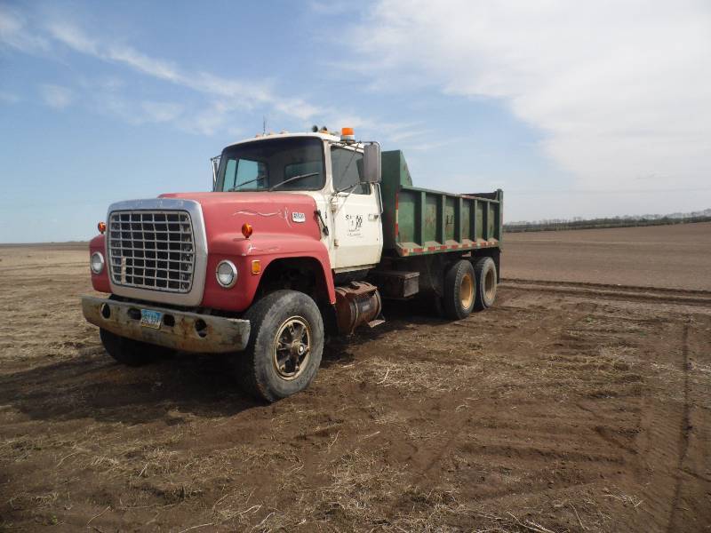 1979 #8   Ford 8000 dump truck-15 box