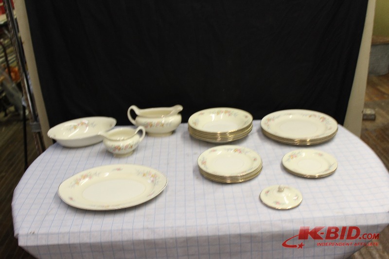 Complete Set of Kitchenware