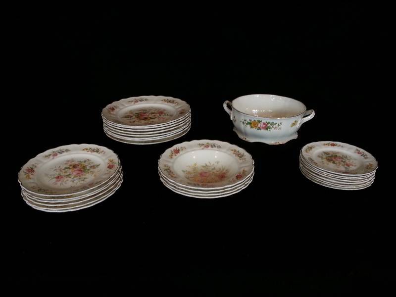 lot 23 image: Vintage Grindley Kashmir Pattern Dishware