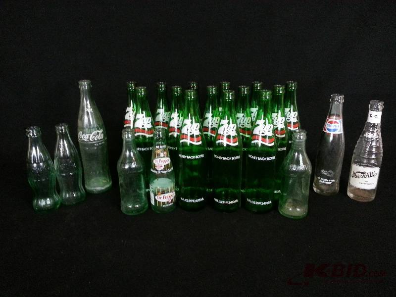 lot 40 image: Large Lot of Vintage Glass Pop  Soda Bottles