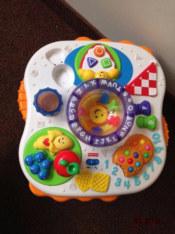 lot 9 image: Fisherprice Infant Table. Includes batteries....