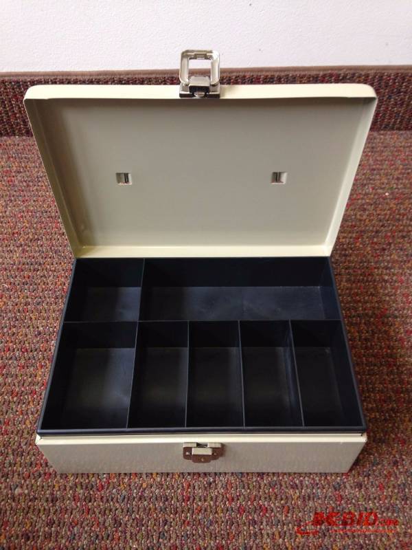 lot 10 image: Metal money box. Key not included. Excellent ...