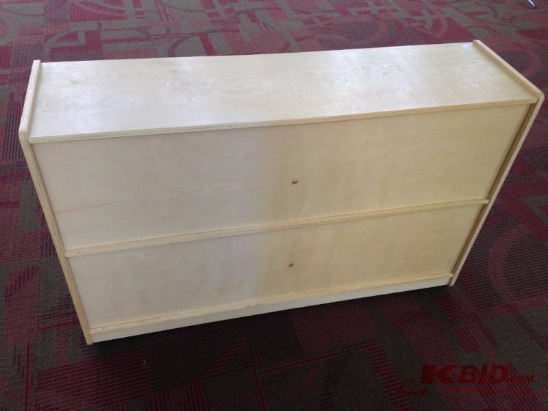 lot 21 image: ECR 4Kids toy shelf. Shelf on wheels. 48in lo...