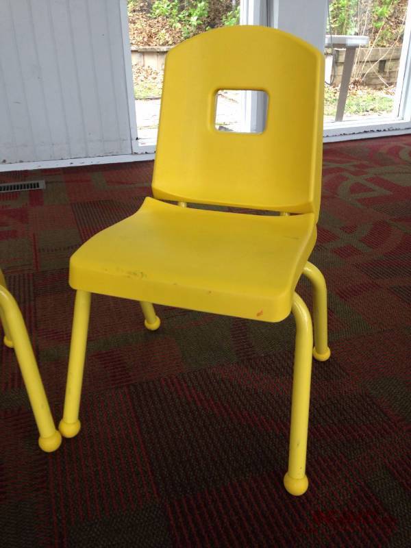 lot 22 image: Lot of (2) yellow childrens chairs. Plastic s...