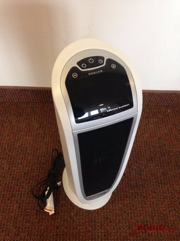 lot 70 image: LASKO floor standing movable air heater. Mode...