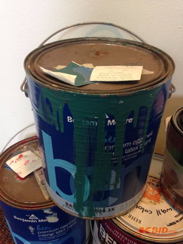 lot 143 image: Mixed Lot of Partially used paint Includes (...