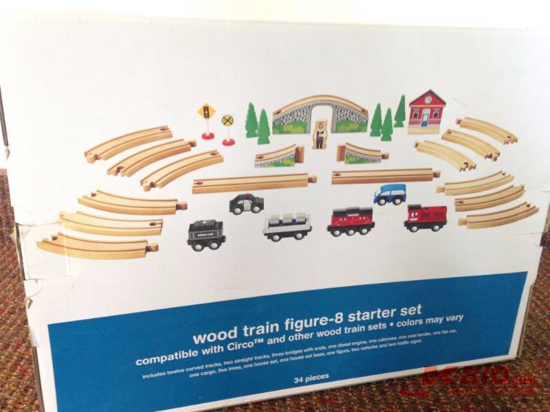 lot 123 image: Circo Wood Train Figure-8 Starter Set. Includ...
