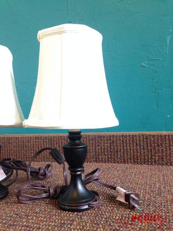 lot 130 image: Lot of (2) table lamps measuring 12 12in tal...