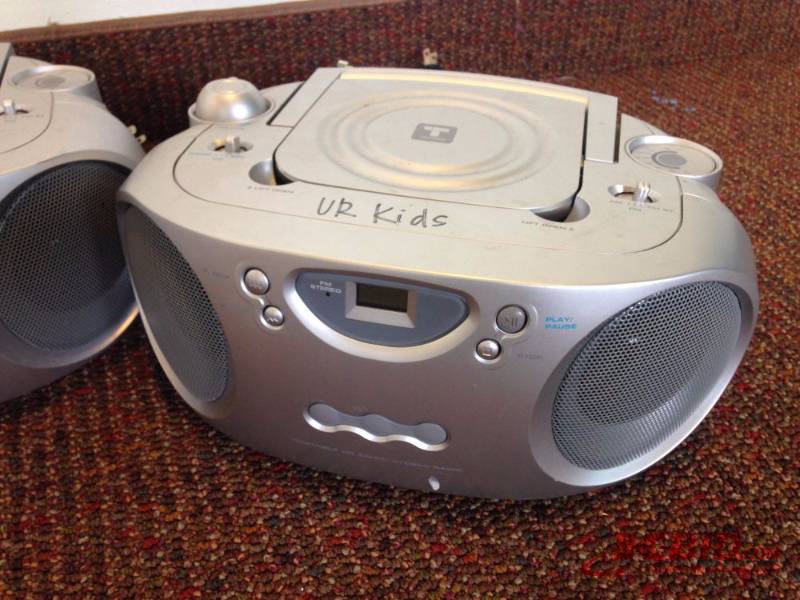lot 132 image: Lot of (4) Trutech AMFM Stereo with CD Playe...