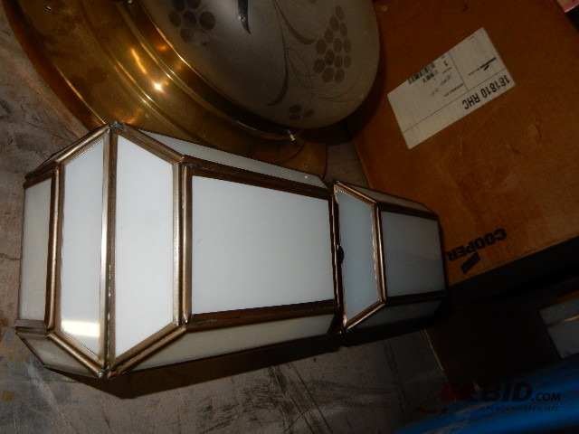 2 light fixtures