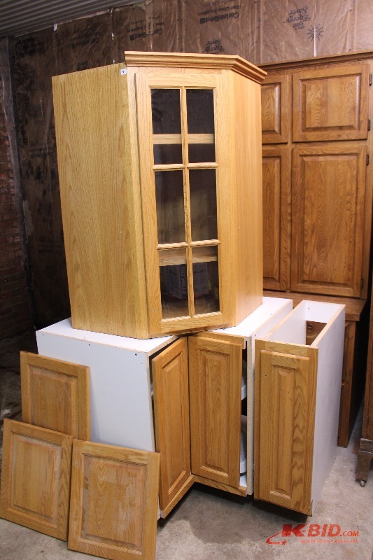 Maple Corner Cabinet