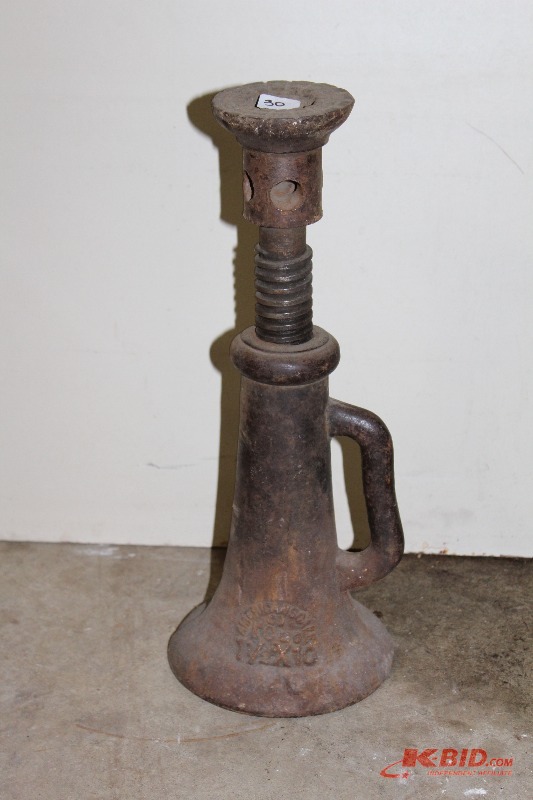 Antique Screw Jack | Contractor Sale #2 | K-BID