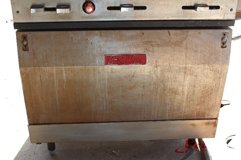 Commercial Stove with 2 Burners and a 24 Flat Top Griddle