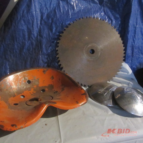 lot 106 image: Tractor Seat, Hub Caps