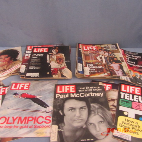 lot 16 image: Life Magazines